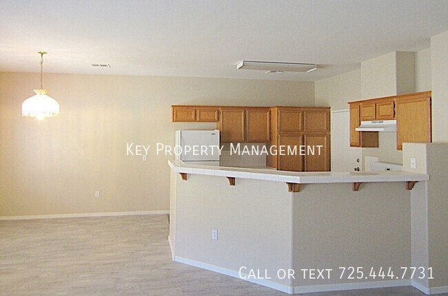 Photo - 3 BEDROOM 2.5 BATH TOWN HOME NEAR LAKE MEA... Unit #136