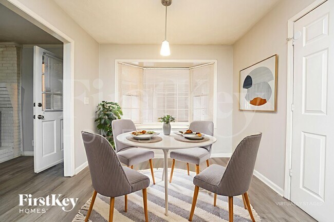 Photo - 4005 Huddersfield Dr SW