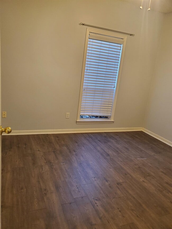 Photo - 8688 Eagle View Dr