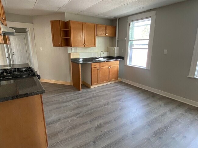 Photo - 45 Upham St Unit 3