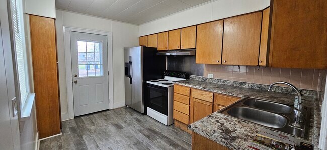 Photo - 214 S Church St