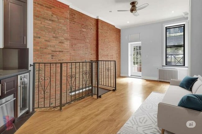 Building Photo - 250 Mott St Rental