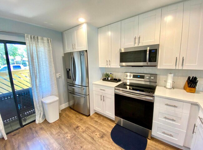 Photo - 13055 Albright Ct Unidad 17