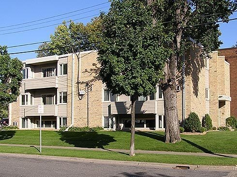 Campus Apartments 700-727 University SE