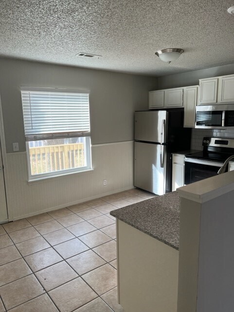 Photo - 424 SE G St Unit D