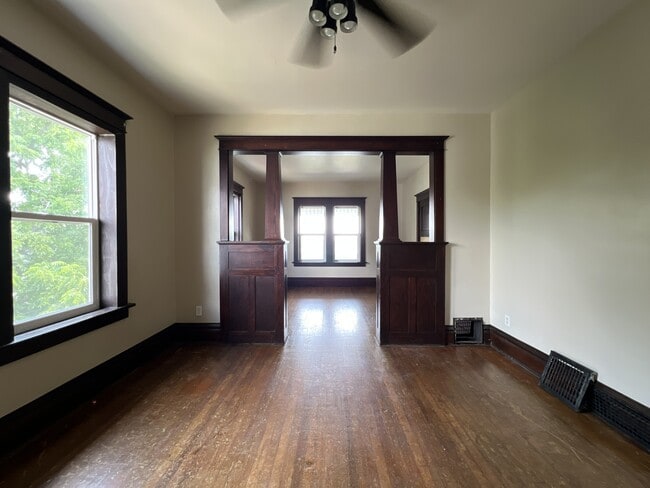 809 W 8th St