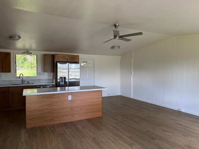 Photo - 3BD/2BA with extra living space new Kitche...