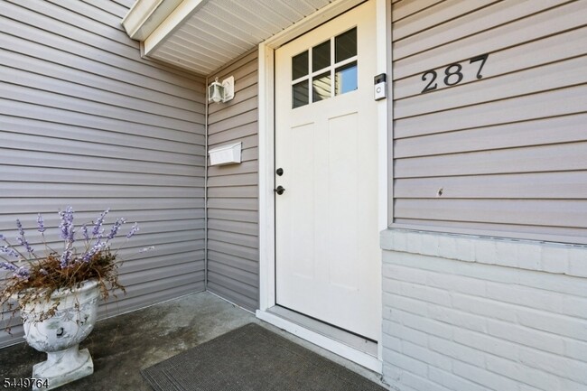Photo - 287 Country Club Dr