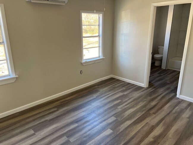 Photo - 421 Redbud Ridge