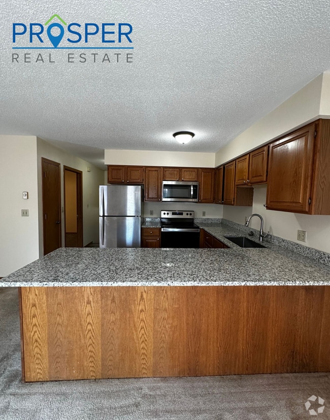 Building Photo - Spacious 3 Bedroom! Rental