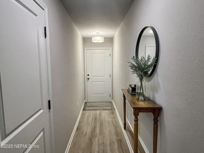 Photo - 845 Hartshill Pl