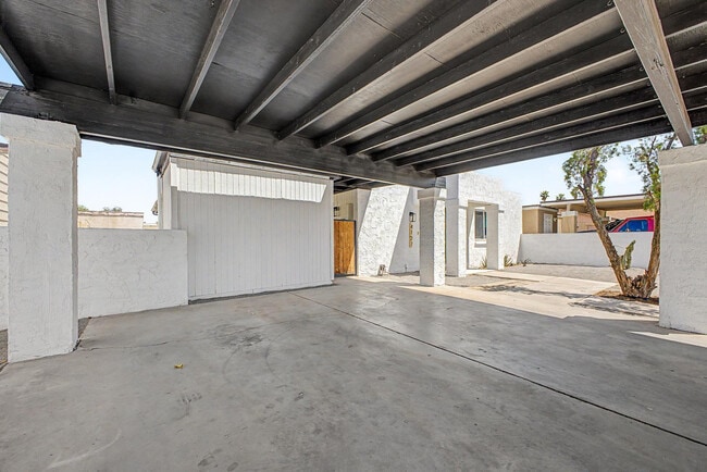 Photo - 4127 N 106th Ave