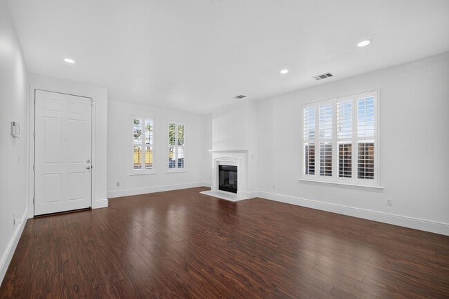 Photo - 1901 Bright Willow Cir