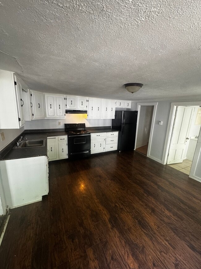 Photo - 166 Essex St Unit 168