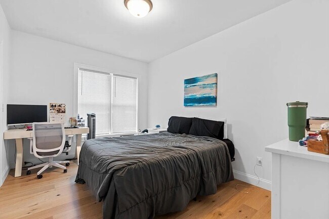 Photo - 276 Amory St Unit #1