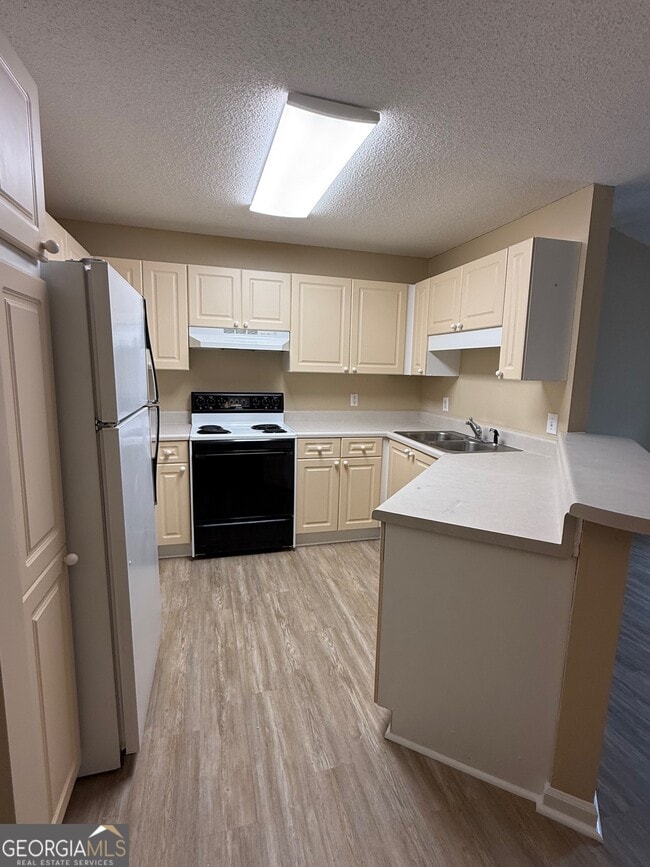 Photo - 320 Ridgewood Ave Unit C4