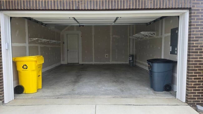 Photo - 1605 Aster Ln
