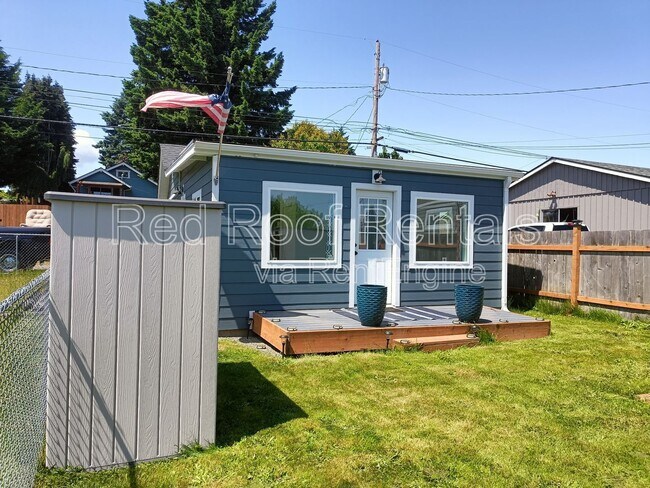 Building Photo - 4630 S D St Rental