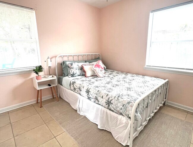 Photo - 218 N Brevard Ave