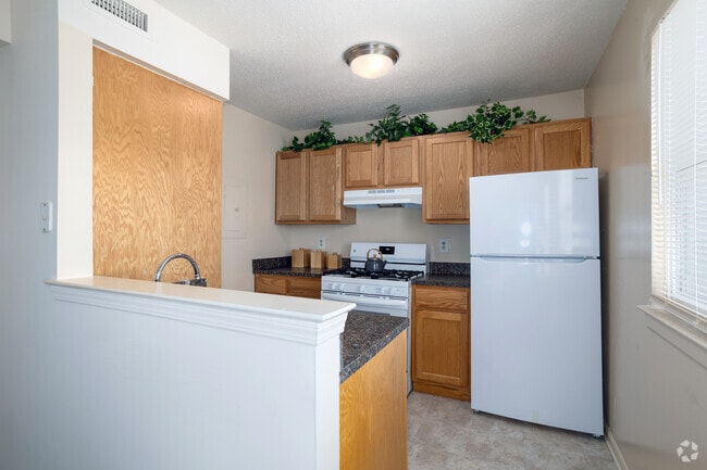 2BR, 1BA w/ Dining Room - 743SF - Kitchen