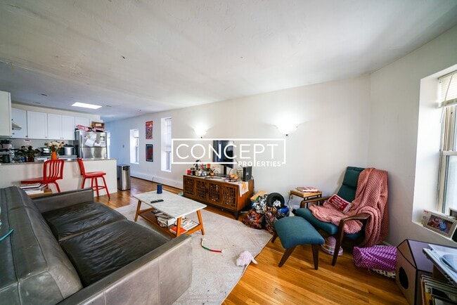 Photo - 24 St Cyprians Pl Unit 4R