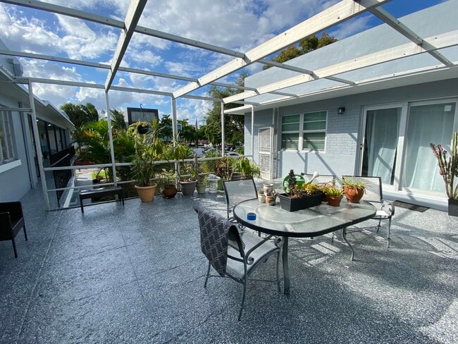 Photo - 112 Lake Ave Unidad 10