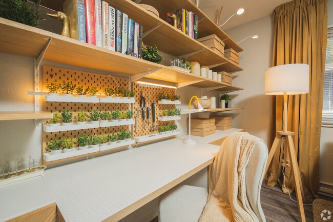 A 2BR, 2BA Premium MODEL APARTMENT- 800SF - Piccadilly West