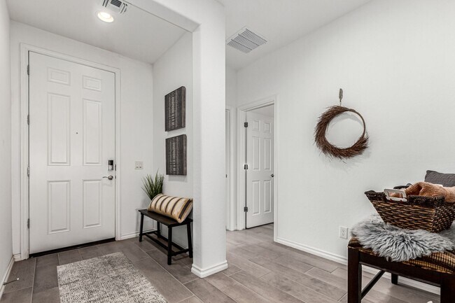 Photo - Luxury 2BR + Den Townhome in Amenity-Packed Community - Encanterra