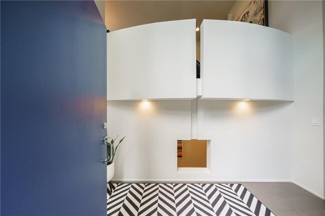 Photo - 114 Lindbergh Drive NE