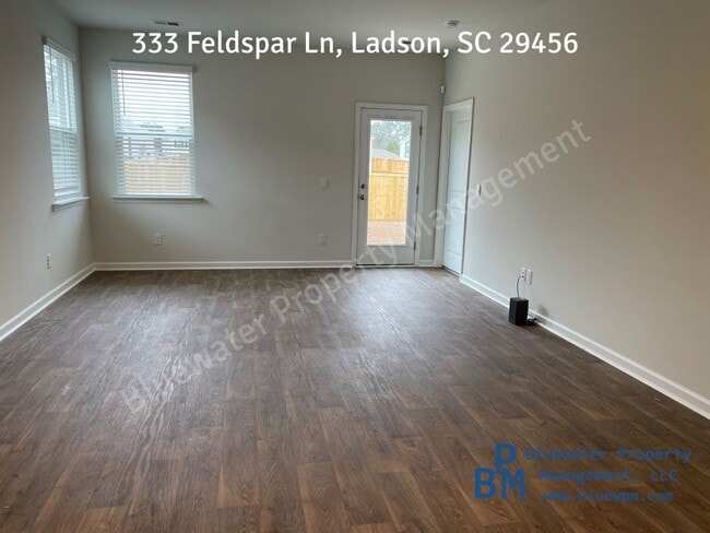 Photo - 333 Feldspar Ln