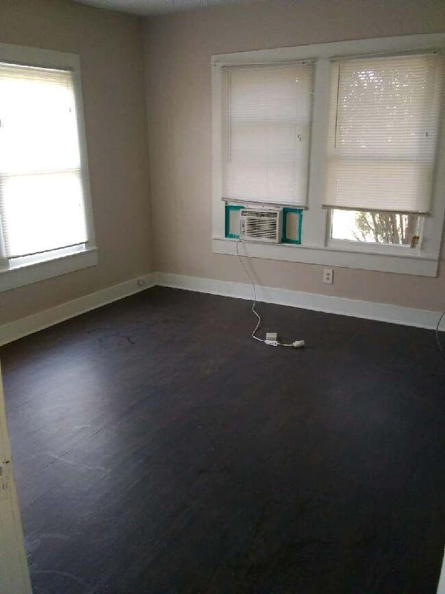 Building Photo - Home For Rent