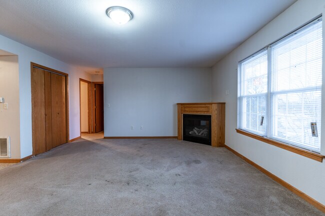 924 School St Unit 1