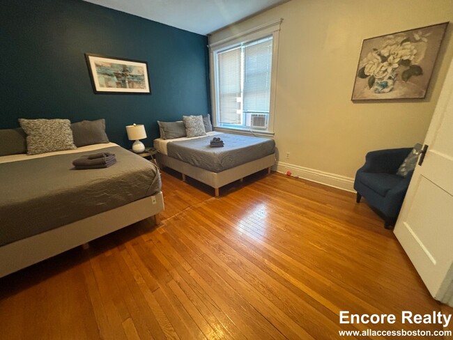 Photo - 22 Euston St Unit 4