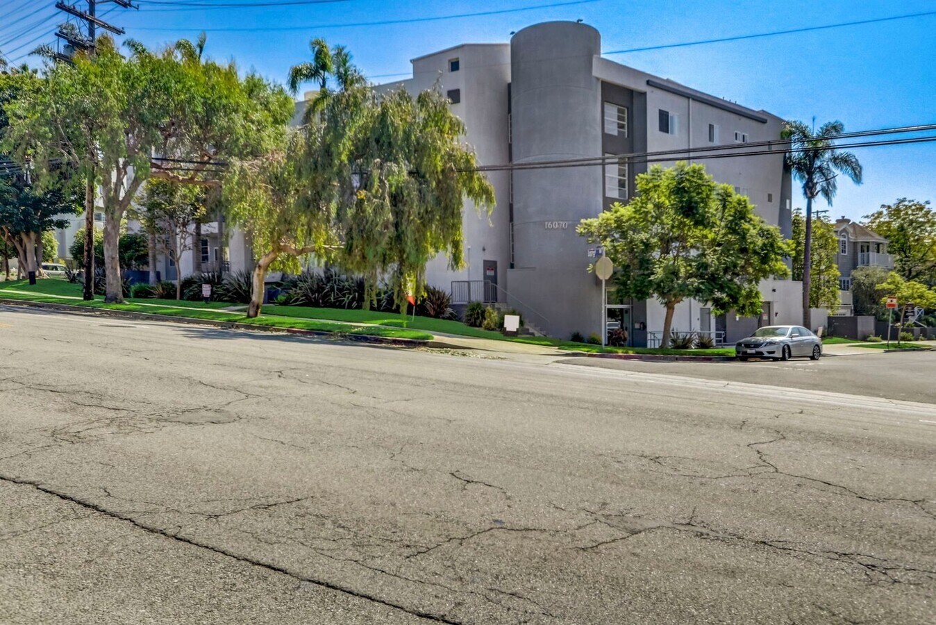 Photo - 16070 Sunset Blvd