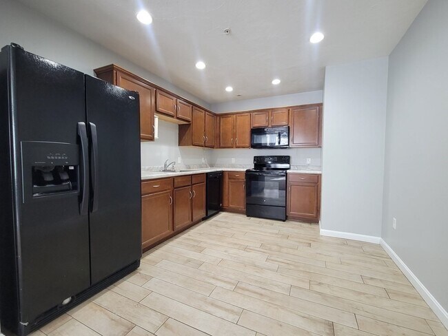 Photo - 70 Oak St Ext Unidad 3E