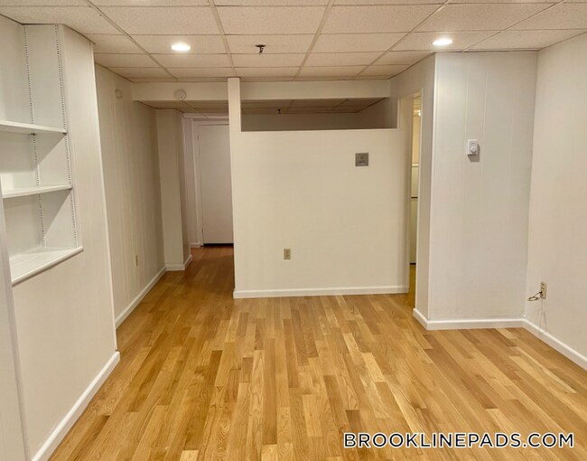 1077 Beacon St Unit A