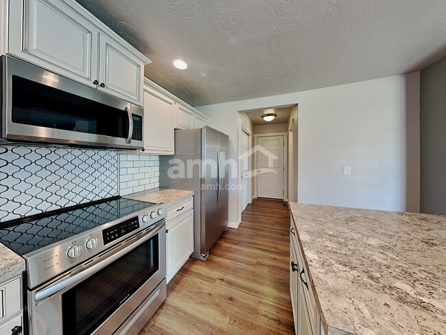 Photo - 10647 Avalon St