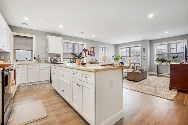 Photo - 245 Bussey St Unit 303