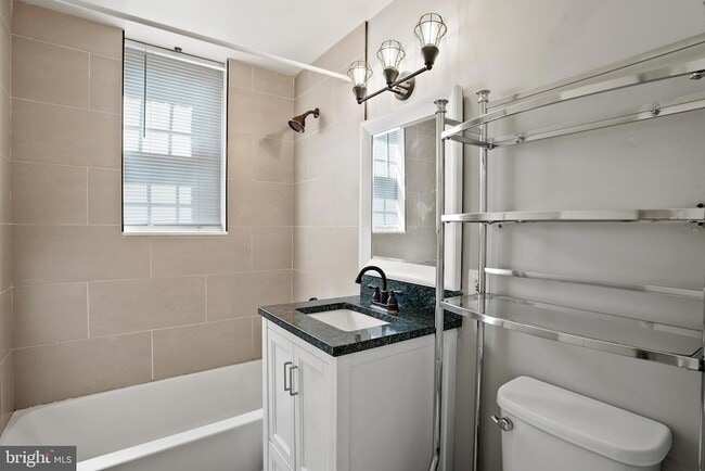 Photo - 1721 Queens Ln Unidad 1103