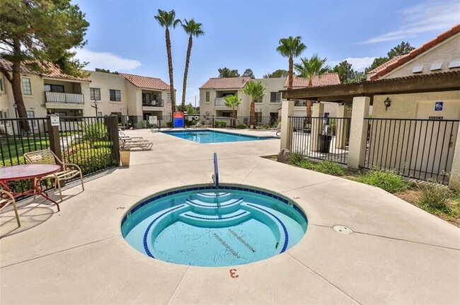 Building Photo - 4747 Nara Vista Way Unit 202 Rental