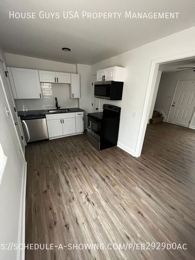 Photo - 2857 Van Brunt Blvd