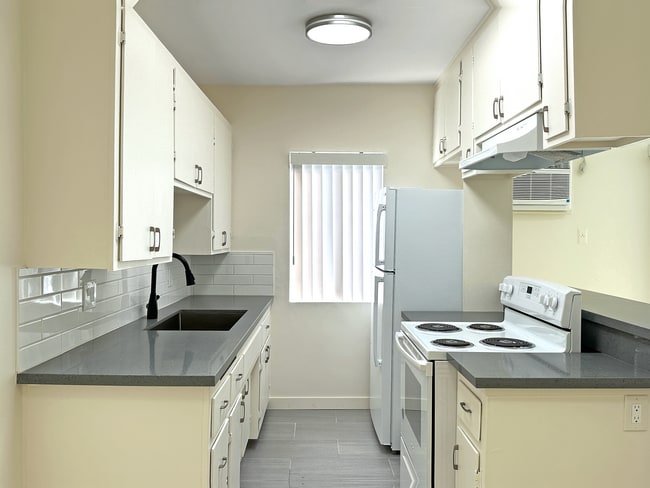 Photo - 2038 Holly Dr Unidad 2