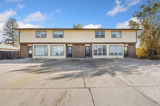 Building Photo - 906 Hersinger Pl