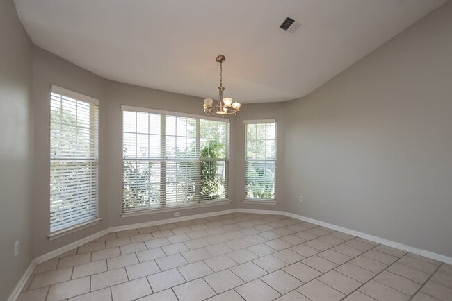 Photo - 810 Lakemont Dr