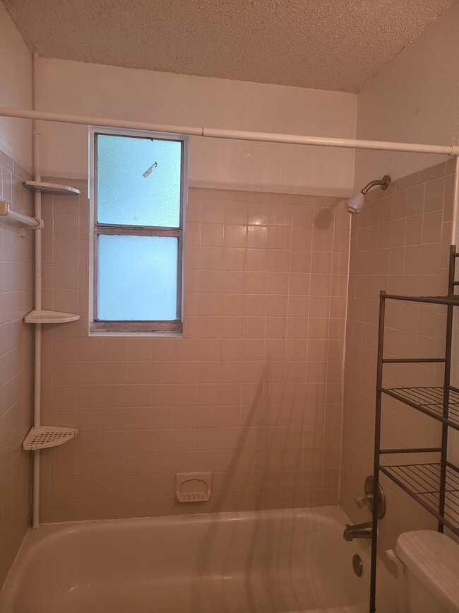 Photo - 1564 W 14th St Unit #3