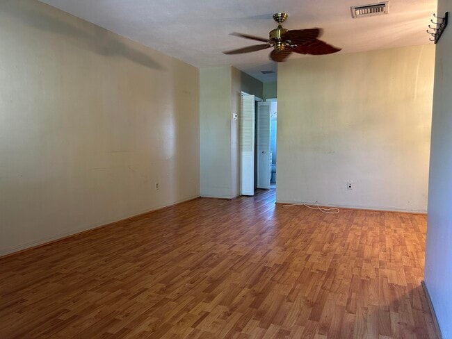 Photo - 3801 NE 22nd Terrace Unidad 5