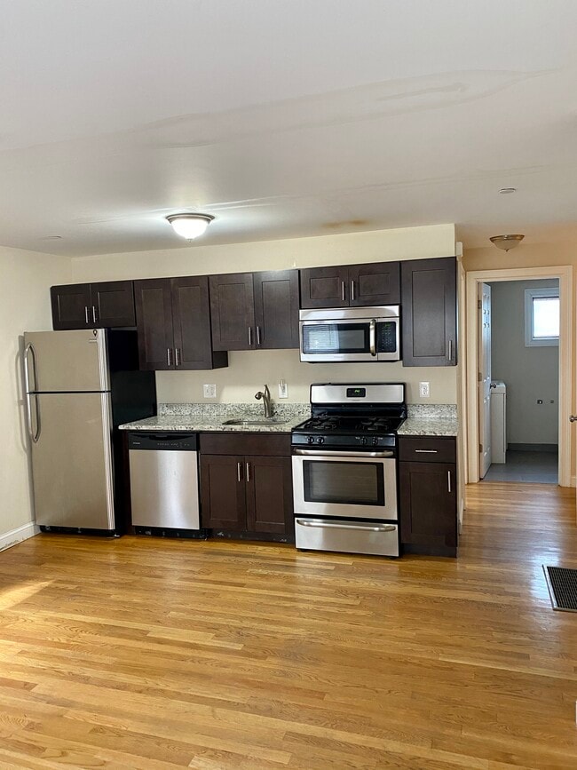 Photo - 171 Thorndike St Unidad 1