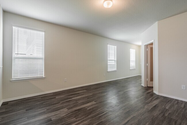 Photo - 5715 Pampus Prairie Rd