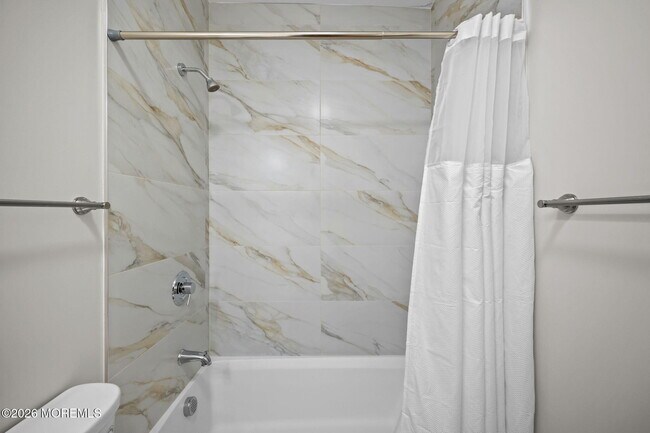 Photo - 207 Main St Unidad D