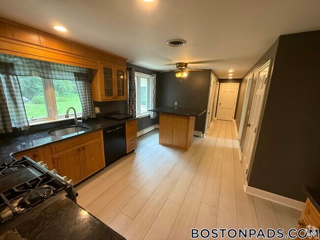 Building Photo - 78 Rosewood Dr Rental